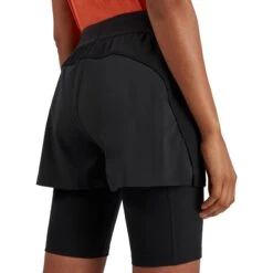 On Running On Active Shorts Women - Black 12 On Running On Active Shorts Women - Black -On Running Shop on active shorts women black 5 1046311