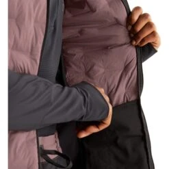 On Running On Climate Jacket Men - Grape & Black 13 On Running On Climate Jacket Men - Grape & Black -On Running Shop on climate jacket men grape black 7 1566956