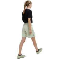 On Running On Explorer Shorts Women - Vine -On Running Shop on explorer shorts women vine 3 1151026