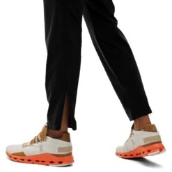 On Running On Lightweight Pants Women - Black -On Running Shop on lightweight pants women black 7 1151383