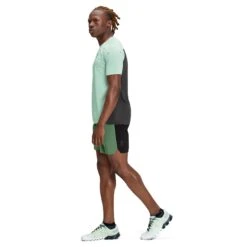 On Running On Lightweight Shorts - Ivy & Black -On Running Shop on lightweight shorts ivy black 2 1425752
