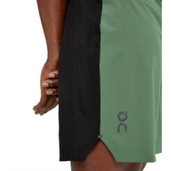 On Running On Lightweight Shorts - Ivy & Black -On Running Shop on lightweight shorts ivy black 4 1425754