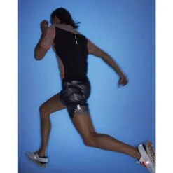 On Running On Lightweight Shorts Lumos - Black -On Running Shop on lightweight shorts lumos black 4 1554810