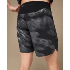 On Running On Lightweight Shorts Lumos - Black -On Running Shop on lightweight shorts lumos black 5 1554811