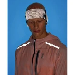 On Running On Lumos Headband - Black 7 On Running On Lumos Headband - Black -On Running Shop on lumos headband black 1 1554991