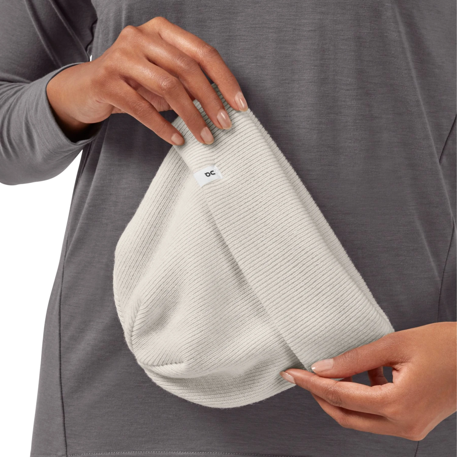 On Running On Merino Beanie - White 7 On Running On Merino Beanie - White - Image 7