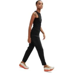 On Running On Movement Tank Women Running Shirt - Black -On Running Shop on movement tank women running shirt black 3 1152247