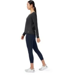 On Running On Performance Long-T Running Shirt Women - Black 8 On Running On Performance Long-T Running Shirt Women - Black -On Running Shop on performance long t women long sleeve running shirt black 3 948937