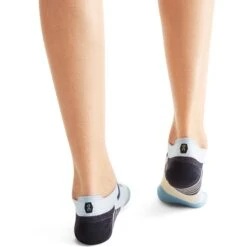 On Running On Performance Low Sock Women - Hall & Wash 7 On Running On Performance Low Sock Women - Hall & Wash -On Running Shop on performance low sock women hall wash 4 1531742