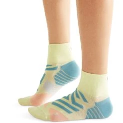 On Running On Performance Mid Sock Women - Hay & Rose 6 On Running On Performance Mid Sock Women - Hay & Rose -On Running Shop on performance mid sock women hay rose 2 1531771