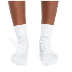 On Running On Performance Mid Sock Women - White & Ivory 7 On Running On Performance Mid Sock Women - White & Ivory -On Running Shop on performance mid sock women white ivory 3 1435284
