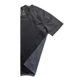 On Running On Performance-T Running Shirt - Black & Dark 10 On Running On Performance-T Running Shirt - Black & Dark -On Running Shop on performance t running shirt black dark 1 949710