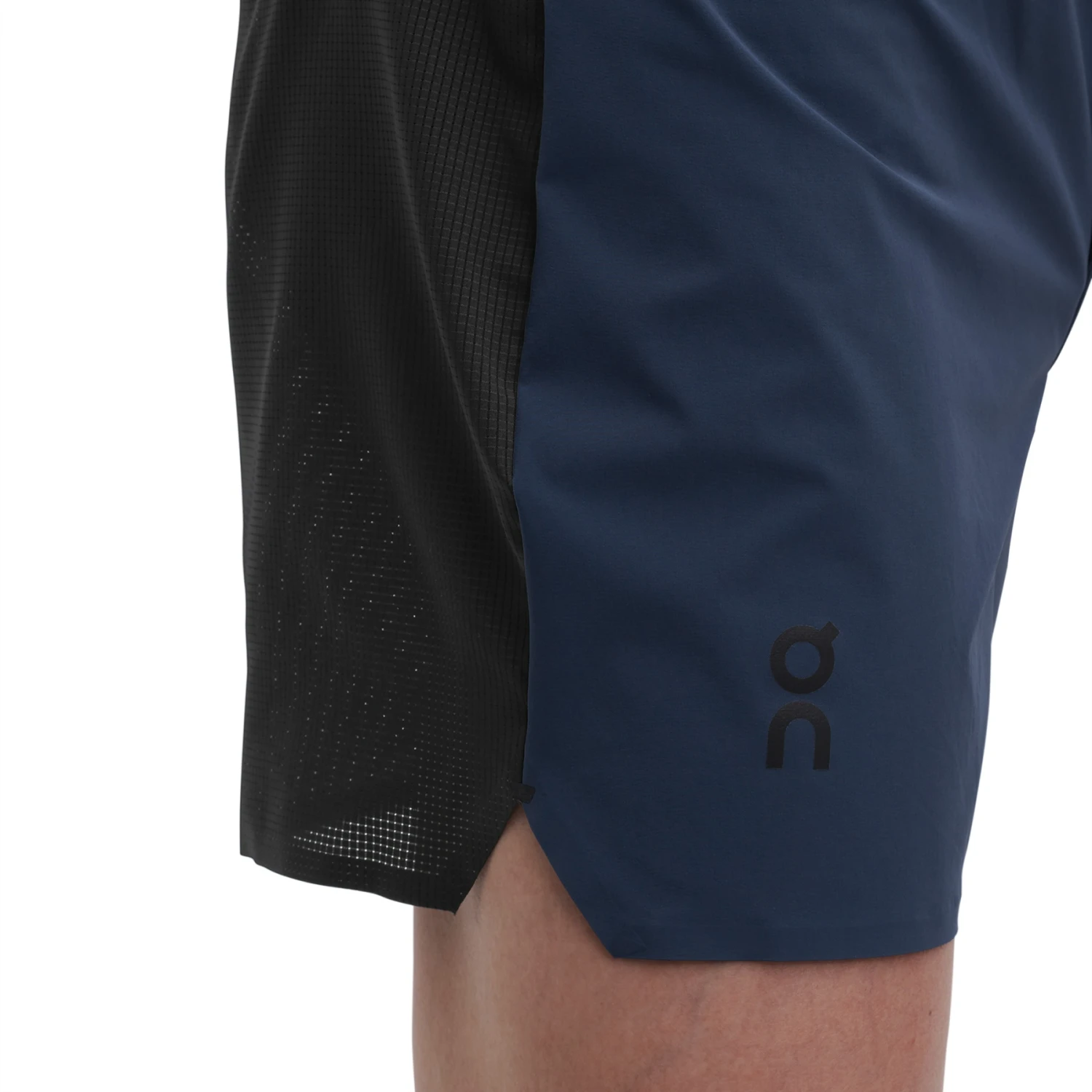 On Running On 5 Inch Lightweight Shorts Men - Denim & Black 8 On Running On 5 Inch Lightweight Shorts Men - Denim & Black - Image 8