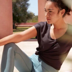 On Running On Active-T Flow Women T-Shirt - Pebble 11 On Running On Active-T Flow Women T-Shirt - Pebble -On Running Shop on running active t flow women t shirt pebble 07 858447