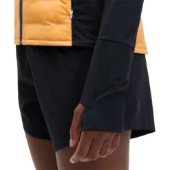 On Running On Climate Jacket Women - Mango & Black 15 On Running On Climate Jacket Women - Mango & Black -On Running Shop on running climate jacket women mango black 7 1279404