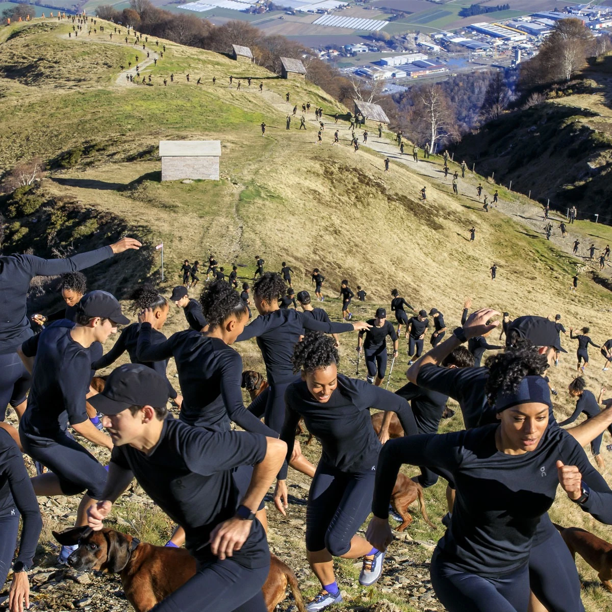 On Running On Merino-T Shirt - Black 11 On Running On Merino-T Shirt - Black - Image 11