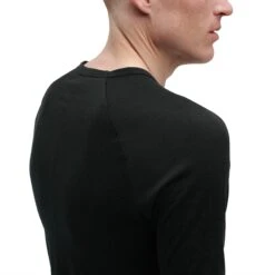 On Running On Merino-T Shirt - Black 16 On Running On Merino-T Shirt - Black -On Running Shop on running merino t shirt black 8 1280159
