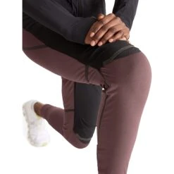 On Running Pants Women - Grape & Black 11 On Running Pants Women - Grape & Black -On Running Shop on running pants women grape black 6 1568912