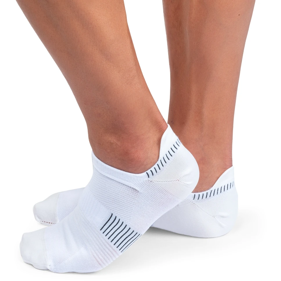 On Running On Ultralight Low Sock - White & Black 2 On Running On Ultralight Low Sock - White & Black - Image 2