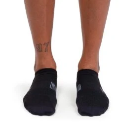 On Running On Ultralight Low Sock Women - Black & White 7 On Running On Ultralight Low Sock Women - Black & White -On Running Shop on running ultralight low sock women black white 2 1264018