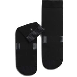 On Running On Ultralight Mid Sock Women - Black & White 9 On Running On Ultralight Mid Sock Women - Black & White -On Running Shop on running ultralight mid sock black white 1 1264028