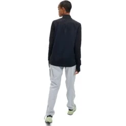 On Running On Trail Breaker Women Long Sleeve Running Shirt - Black 8 On Running On Trail Breaker Women Long Sleeve Running Shirt - Black -On Running Shop on trail breaker women long sleeve running shirt black 4 1154355