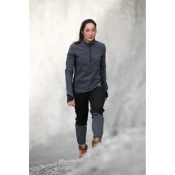 On Running On Waterproof Pants Women - Black & Dark -On Running Shop on trail breaker women long sleeve running shirt dark black 8 949088