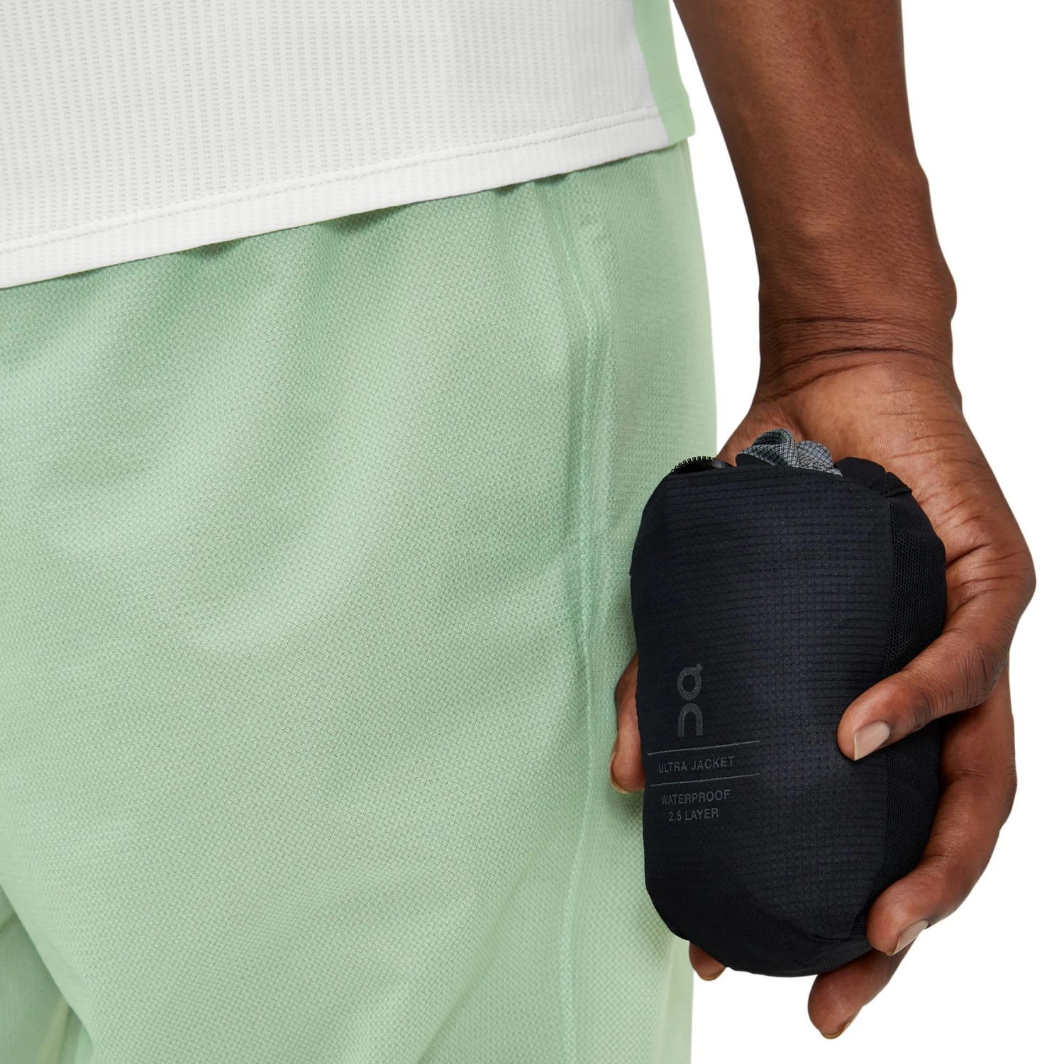 On Running On Ultra Jacket Men - Black 7 On Running On Ultra Jacket Men - Black - Image 7