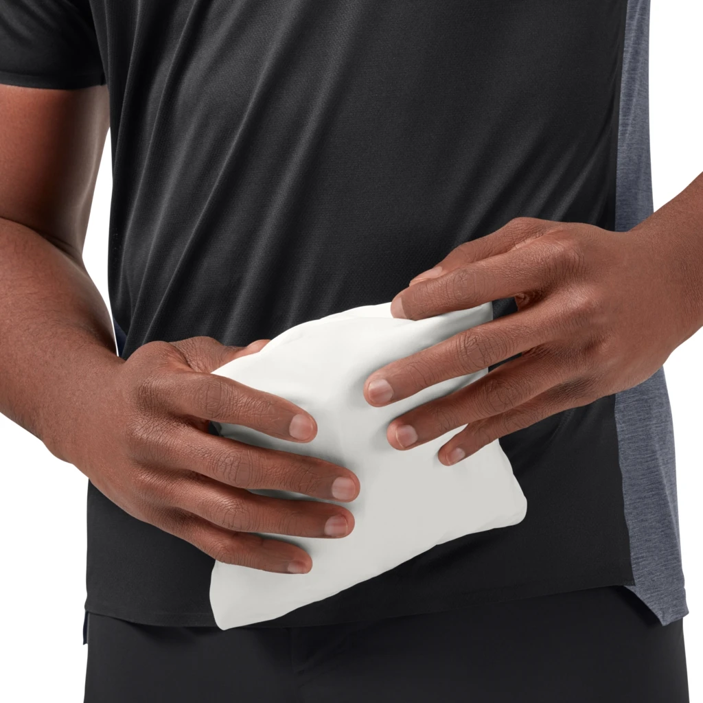 On Running On Waterproof Anorak Men - White 10 On Running On Waterproof Anorak Men - White - Image 10