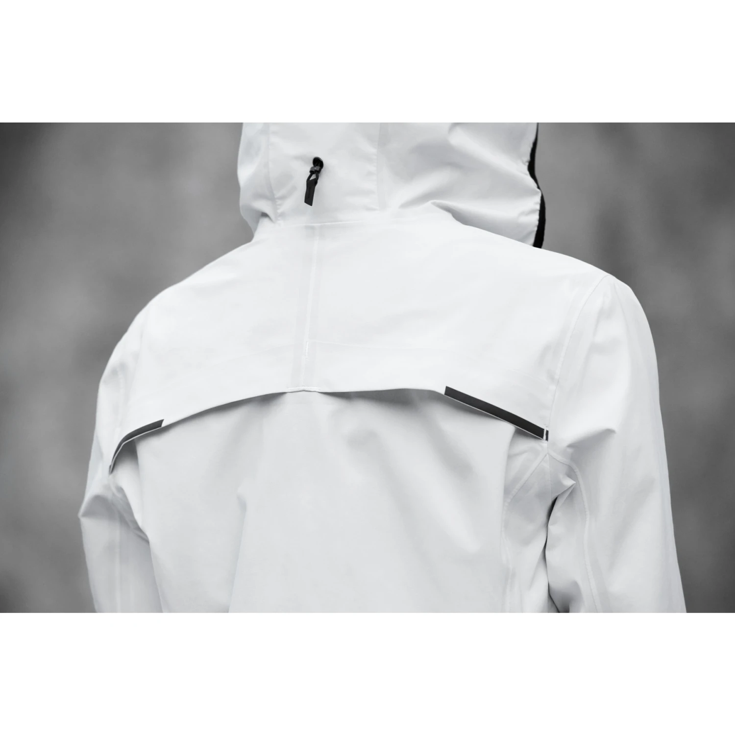 On Running On Waterproof Anorak Women - White 11 On Running On Waterproof Anorak Women - White - Image 11