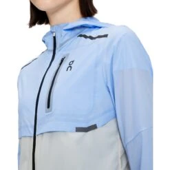 On Running On Weather Jacket Women - Stratosphere & Pearl 12 On Running On Weather Jacket Women - Stratosphere & Pearl -On Running Shop on weather jacket women stratosphere pearl 4 1428173