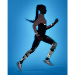 On Running On Weather Jacket Lumos Women - Woodrose & Black 11 On Running On Weather Jacket Lumos Women - Woodrose & Black -On Running Shop on weather lumos laufjacke damen woodrose 9 1558286