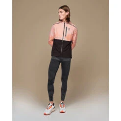 On Running On Weather Jacket Lumos - Woodrose & Black 8 On Running On Weather Jacket Lumos - Woodrose & Black -On Running Shop on weather lumos laufjacke woodrose 1558290