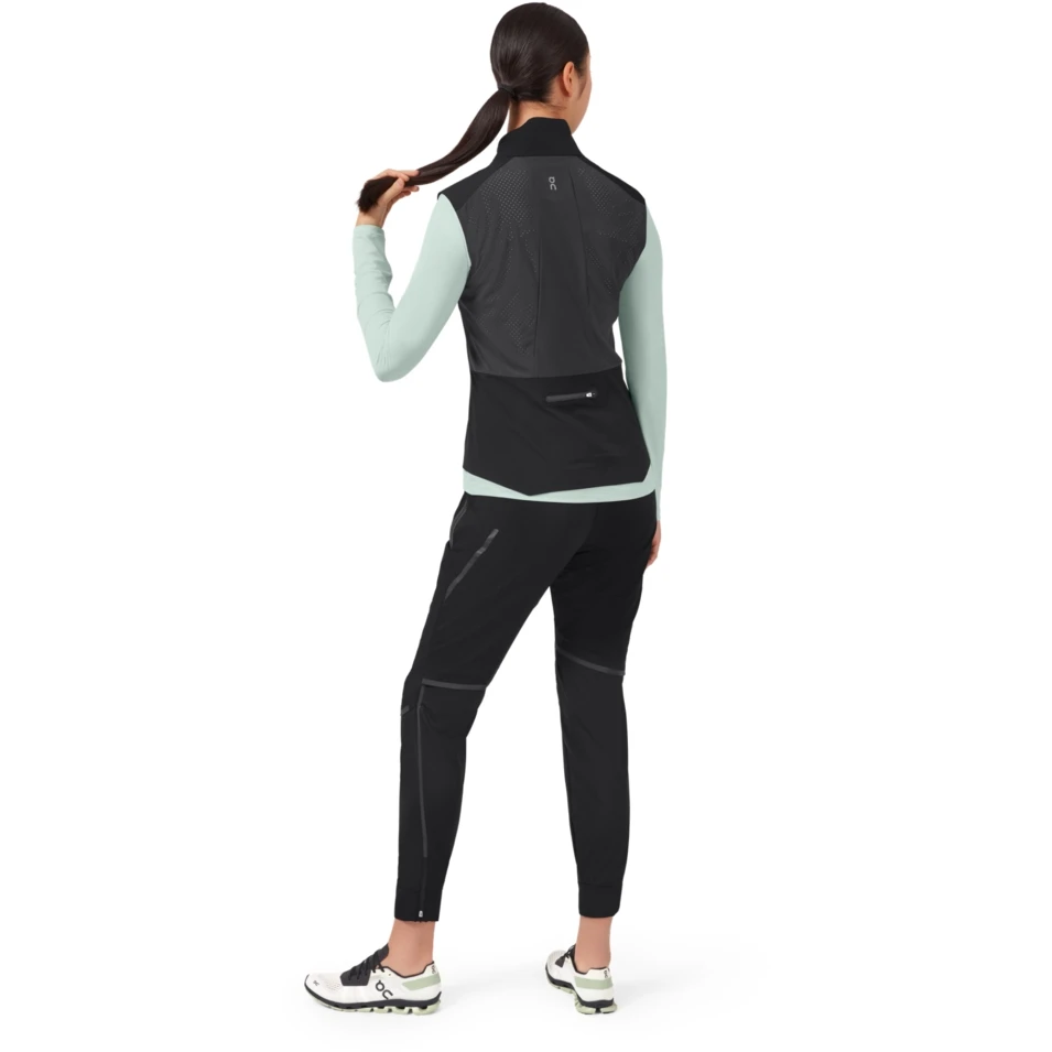 On Running On Weather Vest Women - Black 4 On Running On Weather Vest Women - Black - Image 4