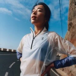 On Running On Zero Jacket Women - Undyed-White & Cobalt 18 On Running On Zero Jacket Women - Undyed-White & Cobalt -On Running Shop on zero jacket women undyed white cobalt 10 1443290