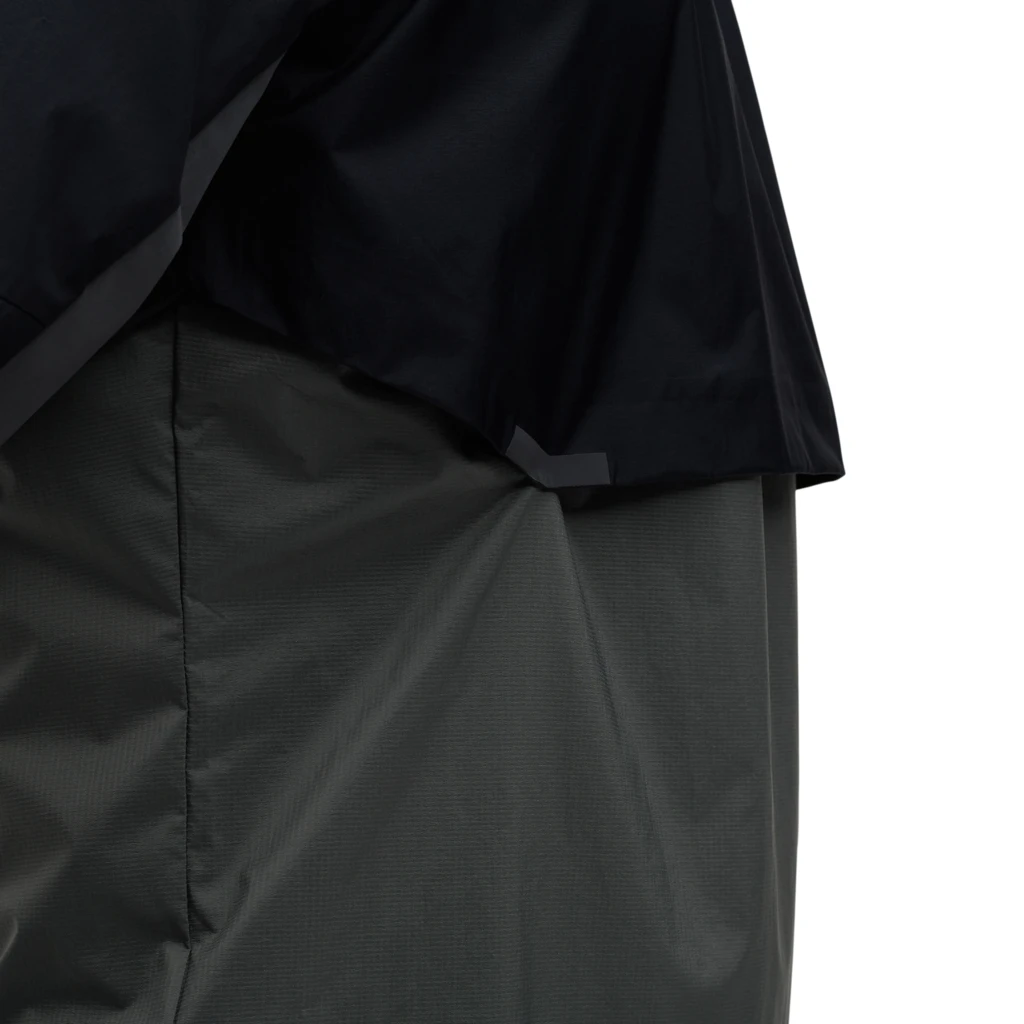 On Running On Weather Jacket - Black & Shadow 5 On Running On Weather Jacket - Black & Shadow - Image 5